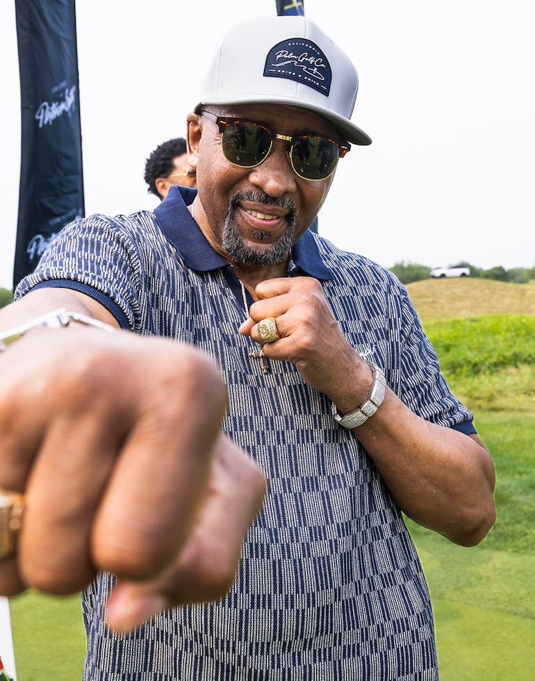 Tommy Hearns, "La Cobra de Detroit", en un torneo de golf en Michigan, hace 40 días: con 67 años, los tiempos de esplendor pasaron