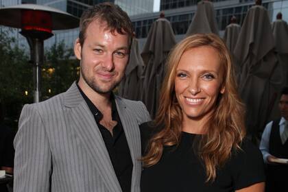 Toni Collette anunció su divorcio luego de que trascendieran fotos de su marido besando a otra mujer