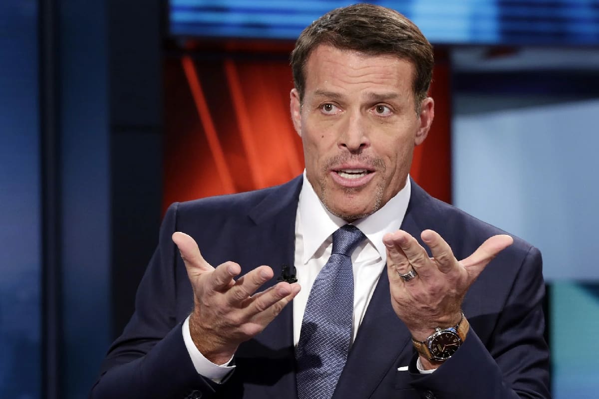 Tony Robbins reflexionó sobre el foco excesivo en uno mismo