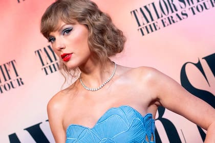 TOPSHOT - US singer Taylor Swift arrives for the "Taylor Swift: The Eras Tour" concert movie world premiere at AMC The Grove in Los Angeles, California on October 11, 2023. (Photo by VALERIE MACON / AFP)