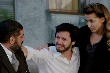 Torcuato, Mecha y Alicia mantienen secuestrado a Malek para poder presionar a su padre y utilizarlo para sus planes de venganza