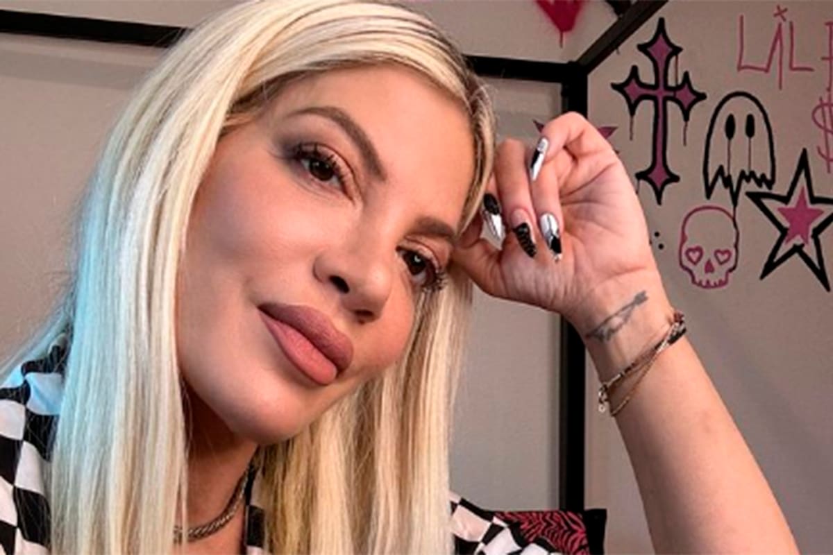 Tori Spelling fue embestida por un auto y terminó en el hospital