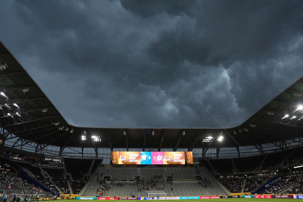 Tormenta eléctrica obliga a detener el partido Pachuca-Salzburgo en el Mundial de Clubes