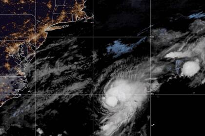 Tormenta tropical Henriette se forma en el Pacífico mientras tormenta Dexter avanza en el Atlántico