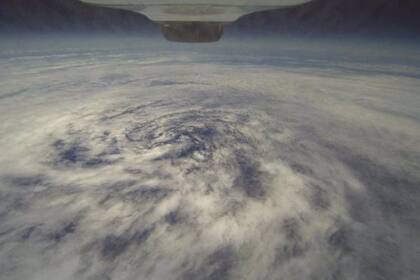 Tormenta tropical vista desde el espacio