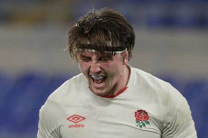Tom Curry, eufórico por su try; Inglaterra hizo su parte al golear a Italia como visitante y recuperó el cetro del Seis Naciones.