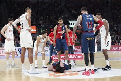Tornike Shengelia tras el cruce con Facundo Campazzo