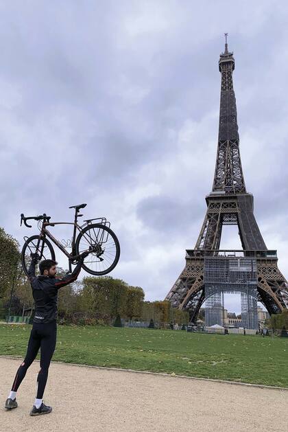 Torre Eiffel, París. 1 de noviembre de 2020.