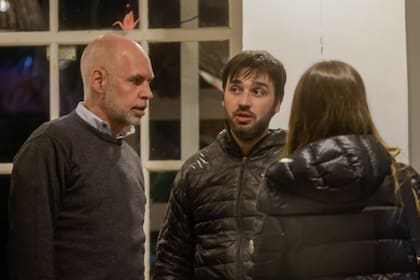 Torres pasó por el bar Bulevú, en el que se encontraba el jefe de gobierno porteño, para saludarlo previo a su llegada al búnker de campaña