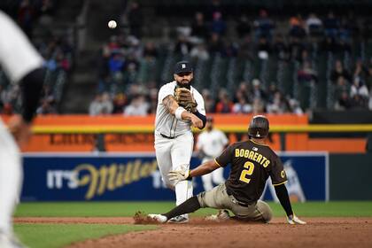 Torres y McKinstry logran tres hits cada uno y Tigres vencen 6-4 a Padres