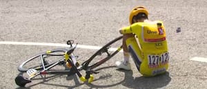 Un control antidoping le salvó la vida, era líder del Tour de Francia y una increíble caída lo frustró
