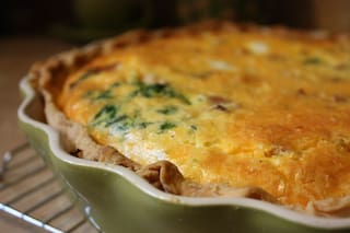 Tortilla esponjosa de espinaca y queso