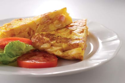 Tortilla de papa y jamón