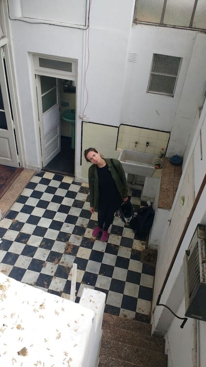 Torunn recorre la propiedad que va a remodelar