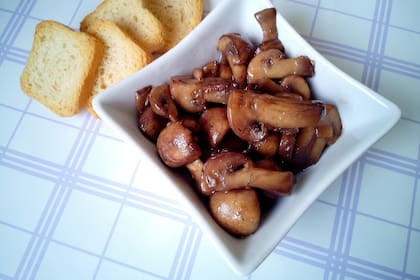 Tostada de mozzarella y champiñones