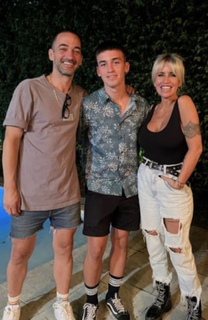 Toto celebró junto a su madre Florencia Peña y a su padre Mariano Otero.