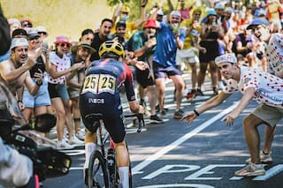 Tour: Pogacar gana en Alpe d'Huez y bate récord de Pantani