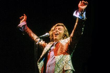 Toy fue un viaje al pasado para el propio Bowie; presenta reelaboraciones de sus primeras canciones de los años sesenta, antes de convertirse en el camaleón del rock & roll que conocimos y amamos