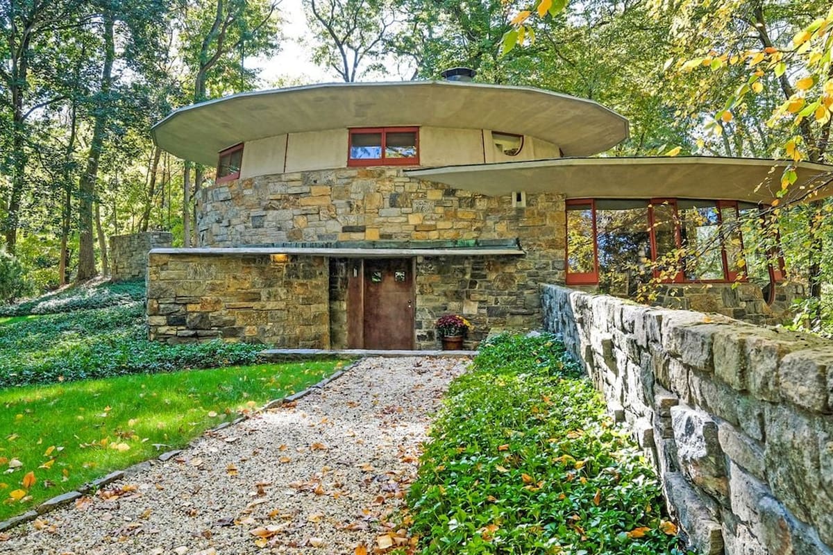 Toy Hill House está ubicada al norte del estado de Nueva York y fue diseñada por Frank Lloyd Wright