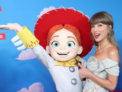 LOS ANGELES, CALIFORNIA - JUNE 09: Taylor Swift attends the Toy Story 5 Los Angeles World Premiere at Dolby Theatre in Los Angeles, California on June 09, 2026. (Photo by Kevin Mazur/Getty Images for for TAS Rights Management)