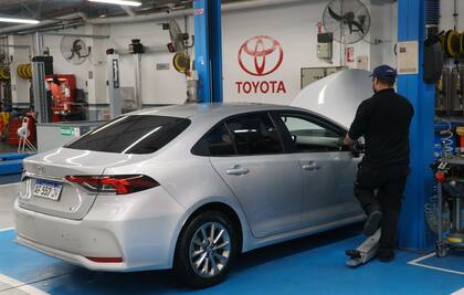 Toyota amplía la garantía estándar, que solía ser de 3 o 5 años, ofreciendo ahora una protección renovable hasta 10 años o 200.000 km.