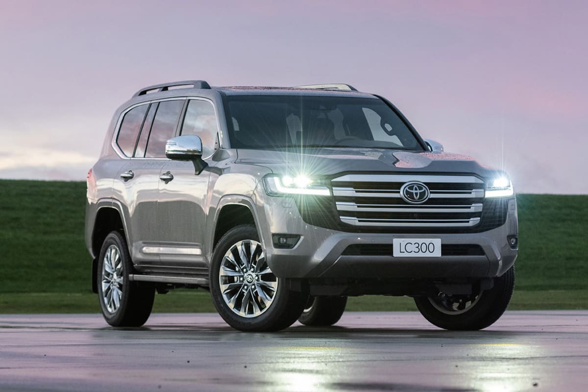 Toyota Land Cruiser 300 VX, la nueva generación del SUV del segmento F con 7 plazas y gran capacidad off-road