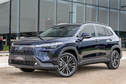 Toyota lideró el segmento de autos con el Yaris, de SUV con el Corolla Cross y de pickups con la Hilux