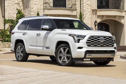 Toyota Sequoia Híbrido 2023-2024