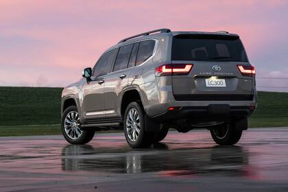 Toyota volvió a publicar a la venta el Land Cruiser 300