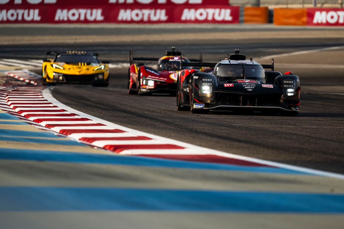 Toyota y Ferrari, en la lucha en las 8 Horas de Bahréin de 2025; el Mundial de Resistencia canceló las carreras en el circuito de Shakhir y también los 1812 Kilómetros de Qatar, por el conflicto bélico