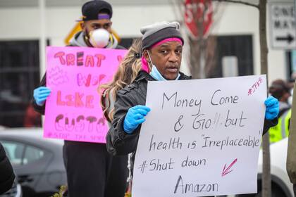 Trabajadores de Amazon e Instacart protestaron exigieron medidas de seguridad