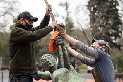 Trabajadores del MOA, monitorean y digitalizan esculturas porteñas para protegerlas del vandalismo