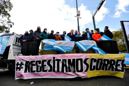 Trabajadores del turf realizaron una protesta frente al Hipódromo de Palermo