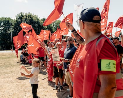 Trabajadores en huelga en el puerto de Felixstowe