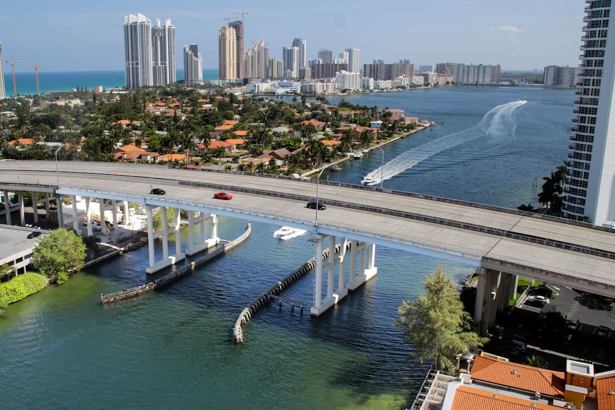 Trabajadores extranjeros evaluaron a las ciudades en las que residen y entre las 20 mejores aparecieron dos estadounidenses