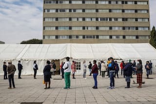 Vacunación mundial: la desigualdad y trabas legales complican los esfuerzos