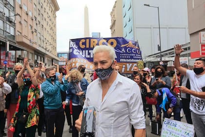 En noviembre diversos artistas (Flavio Mendoza, entre ellos) se manifestaron demandando la reapertura de las salas. Hoy, empresarios, productores y dueños de salas vuelven a remarcar que tanto el teatro como la música en salas son seguros tanto de día como de noche