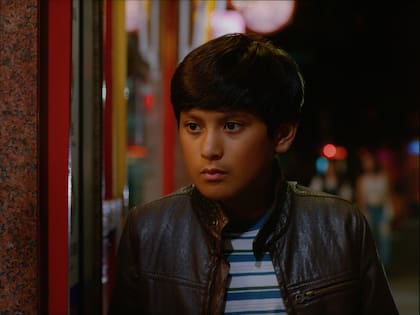 Trabajar con Milo fue uno de los mayores desafíos del rodaje: había que mantenerlo entretenido, jugar al fútbol entre toma y toma y encontrar distintas maneras de llevarlo a cada escena. “Era casi un trabajo chamánico”, contó Ferro sobre la experiencia de dirigirlo