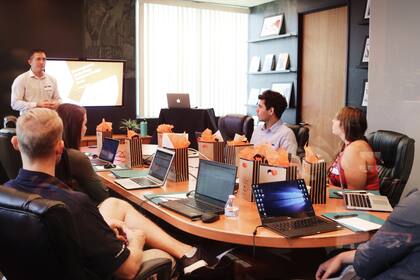Trabajar en equipo es complicado ante el temor de plagio de ideas