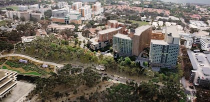 Trabajaron en el proyecto de residencia universitaria de la Universidad de California