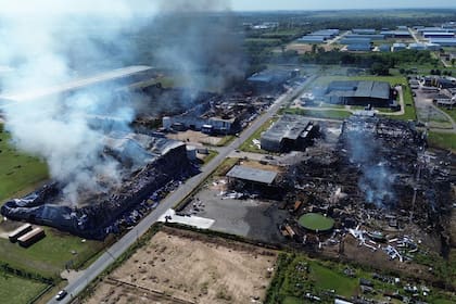 Trabajaron más de 50 dotaciones de bomberos para evitar que el fuego se propagara