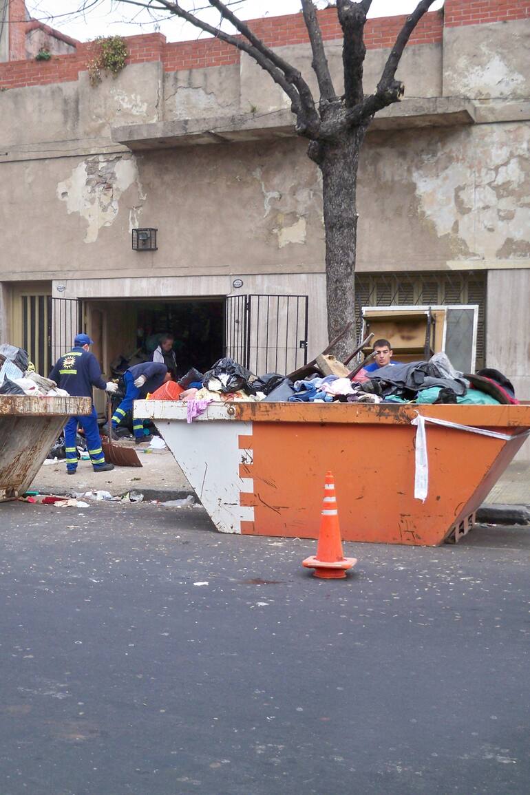 Trabajos de limpieza en el allanamiento