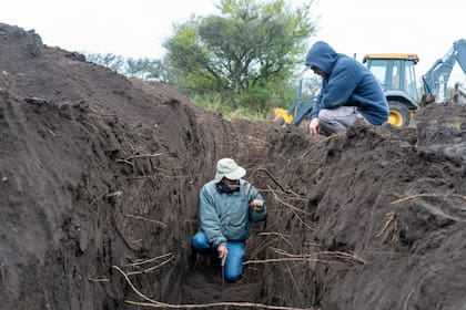 Trabajos de prospección y excavación arqueológica en el sitio Loma del Torito.
