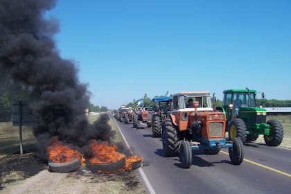 Un tractorazo de los productores de Santa Fe contra la resolución 125, en marzo de 2008
