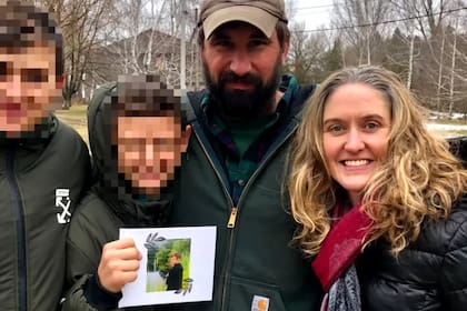 Tracy Blake-Bell se dio cuenta de que iba a tener que irse del país europeo sin haber completado el trámite de adopción