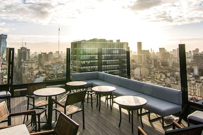 Trade Sky Bar, en el edificio Comega