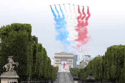El desfile por el Día de la Bastilla en las calles de París