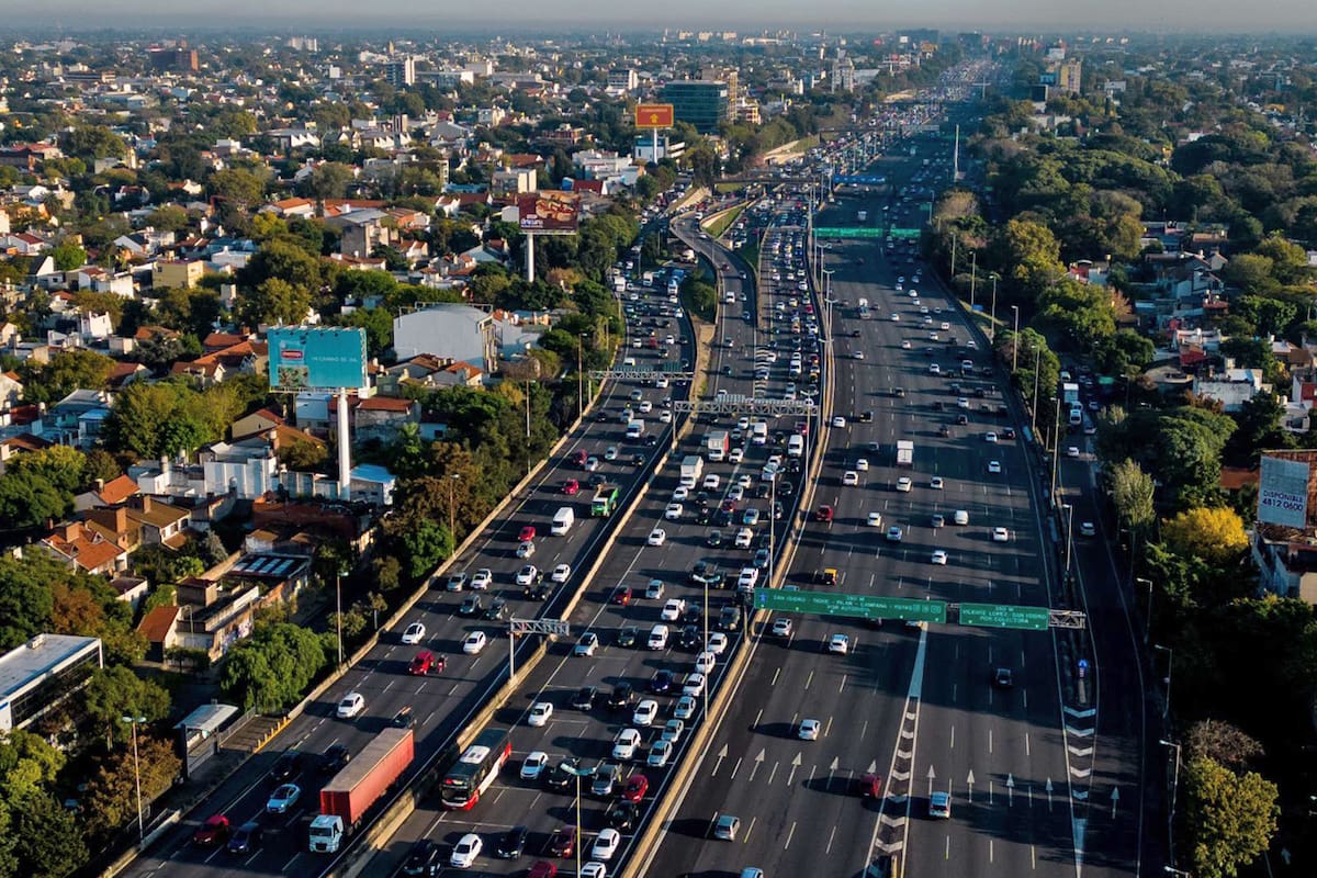 Tráfico en Panamericana y General Paz en el horario pico de la mañana