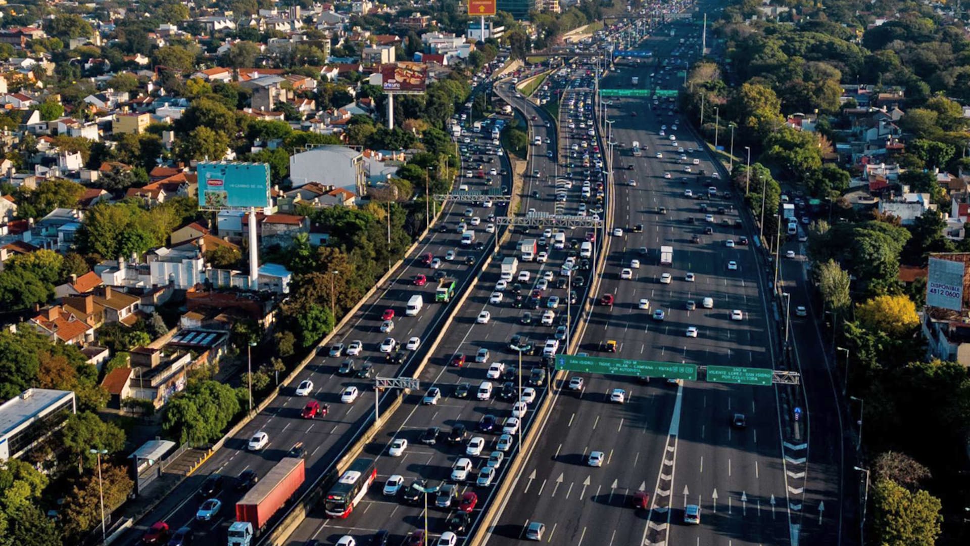 Tráfico en Panamericana y General Paz en el horario pico de la mañana