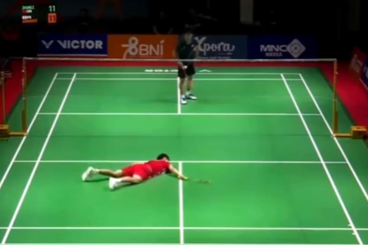 Tragedia en el bádminton: con solo 17 años, un joven chino murió tras desplomarse en la cancha